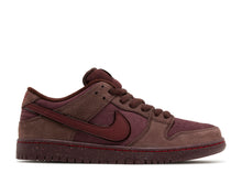 Load image into Gallery viewer, Nike SB Dunk Low City of Love Burgundy Crush