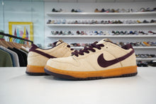 Load image into Gallery viewer, Nike SB Dunk Low Red Mahogany