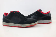 Load image into Gallery viewer, Nike SB Dunk Low Black Cement