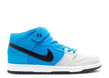 Load image into Gallery viewer, Nike SB Dunk Mid Beavis