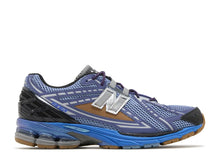 Load image into Gallery viewer, New Balance 1906R Action Bronson Medusa Azul