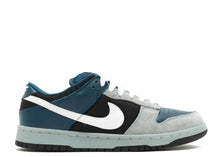 Load image into Gallery viewer, Nike Dunk Low Pro SB Futura