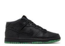 Load image into Gallery viewer, Nike Dunk Mid Premium Halloween Headless Horseman