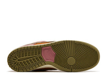 Load image into Gallery viewer, Nike SB Dunk Low Red Stardust