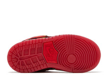 Load image into Gallery viewer, Nike SB Dunk Low The Wizard of Oz Poppy Field (PS)
