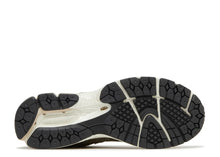 Load image into Gallery viewer, New Balance 2002R Olive Brown