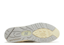 Load image into Gallery viewer, New Balance 990v2 Teddy Santis Sea Salt