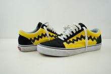 Load image into Gallery viewer, Vans Old Skool Peanuts Charlie Brown