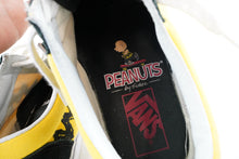 Load image into Gallery viewer, Vans Old Skool Peanuts Charlie Brown