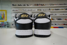 Load image into Gallery viewer, Nike SB Dunk Low Supreme Stars (Black)