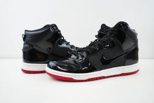 Load image into Gallery viewer, Nike SB Dunk High Bred