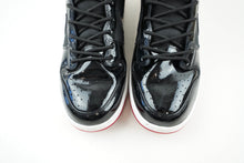 Load image into Gallery viewer, Nike SB Dunk High Bred