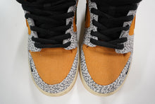 Load image into Gallery viewer, Nike SB Dunk Low Safari