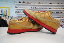 Load image into Gallery viewer, Nike SB Dunk Low Money Cat