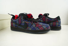 Load image into Gallery viewer, Nike SB Dunk Nardwuar (Signed)