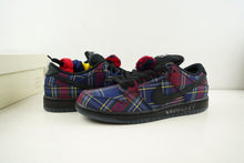 Load image into Gallery viewer, Nike SB Dunk Nardwuar (Signed)