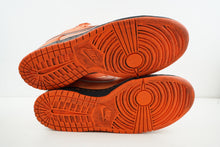 Load image into Gallery viewer, Nike SB Dunk Low Concepts Orange Lobster