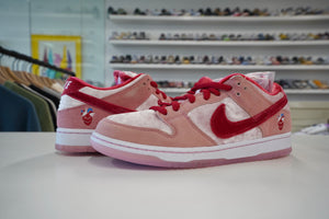 Nike SB Dunk Low StrangeLove