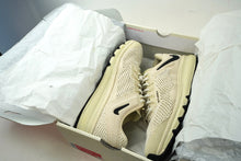 Load image into Gallery viewer, Nike Air Max 2013 Stussy Fossil