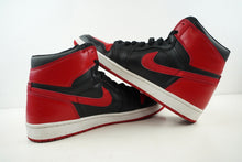 Load image into Gallery viewer, Air Jordan 1 Retro Bred (2001)