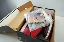 Load image into Gallery viewer, Air Jordan 1 Retro Bred (2001)