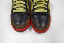 Load image into Gallery viewer, Nike SB Dunk Low Asparagus