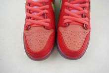 Load image into Gallery viewer, Nike SB Dunk High Strawberry Cough