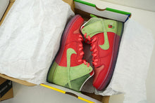 Load image into Gallery viewer, Nike SB Dunk High Strawberry Cough