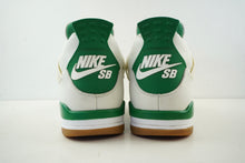 Load image into Gallery viewer, Air Jordan 4 Retro SB Pine Green
