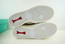 Load image into Gallery viewer, NIke SB Dunk Mid White Widow