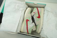 Load image into Gallery viewer, NIke SB Dunk Mid White Widow
