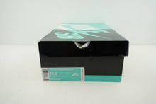 Load image into Gallery viewer, NIke SB Dunk Mid White Widow