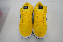Load image into Gallery viewer, Nike SB Dunk Low Diamond Supply Co. Canary (F&amp;F)