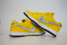 Load image into Gallery viewer, Nike SB Dunk Low Diamond Supply Co. Canary (F&amp;F)