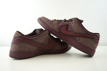 Load image into Gallery viewer, Nike SB Dunk Low City Love Burgundy Crush