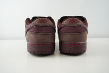 Load image into Gallery viewer, Nike SB Dunk Low City Love Burgundy Crush
