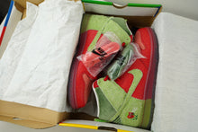 Load image into Gallery viewer, Nike SB Dunk High Strawberry Cough