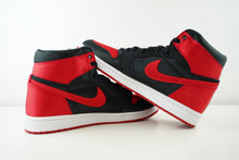 Load image into Gallery viewer, Air Jordan 1 Retro High Statin Bred (W)