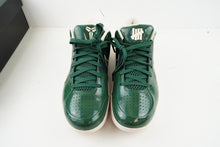 Load image into Gallery viewer, Nike Kobe 4 Protro Undefeated Milwaukee Bucks