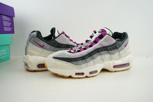 Load image into Gallery viewer, Nike Air Max 95 SB Cactus Flower