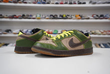 Load image into Gallery viewer, Nike SB Dunk Low Jedi