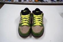 Load image into Gallery viewer, Nike SB Dunk Low Jedi