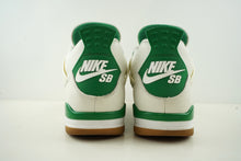 Load image into Gallery viewer, Jordan 4 Retro SB Pine Green