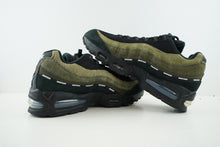 Load image into Gallery viewer, Nike Air Max 95 SP Undefeated Geo La Brea Medium Olive