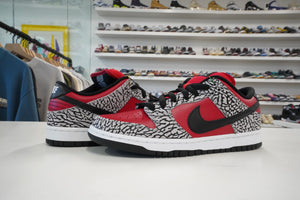 Nike SB Dunk Low Supreme Red Cement (2012)
