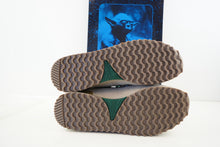 Load image into Gallery viewer, Adidas ZX 700 Boat Star Wars Yoda