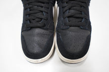 Load image into Gallery viewer, Nike Dunk Low Pro SB Black White