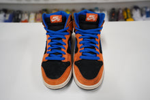 Load image into Gallery viewer, Nike SB Dunk High Knicks