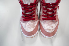 Load image into Gallery viewer, Nike SB Dunk Low Strangelove