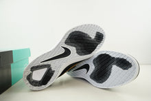 Load image into Gallery viewer, Nike SB Paul Rodriguez 8 QS Black Gold